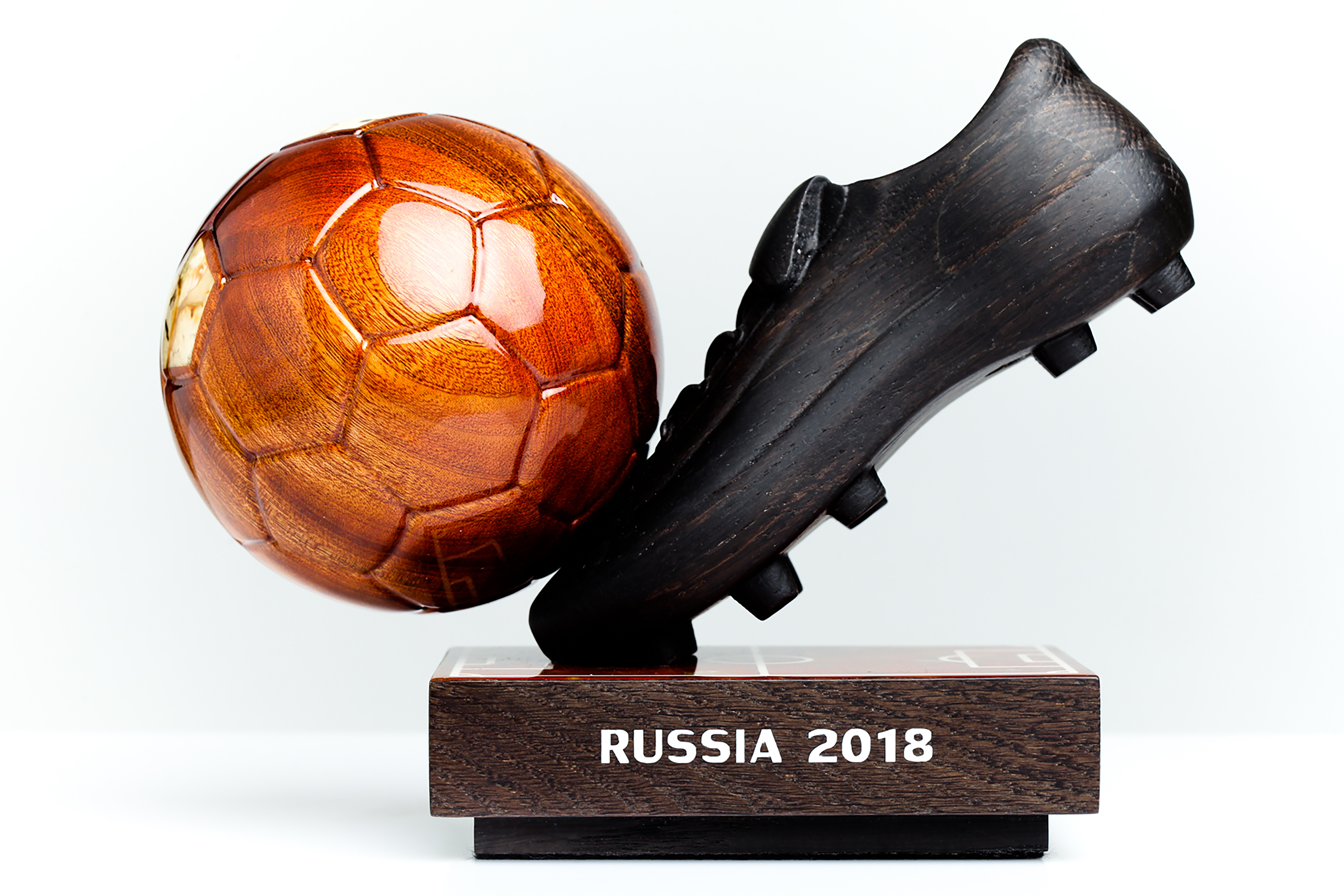 Коллекция “Мировой чемпионат” Символический кубок “Золотой мяч”