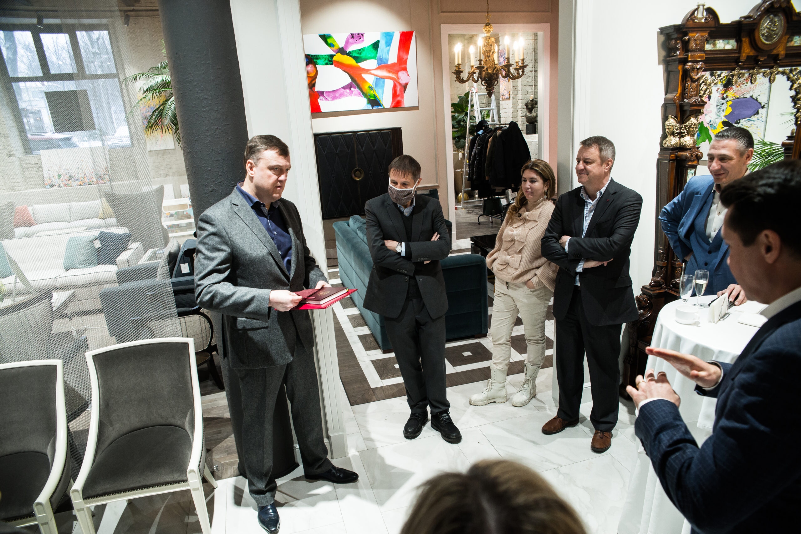 Дмитрий Исаенко представил бренд Venari послу Бельгии в России
