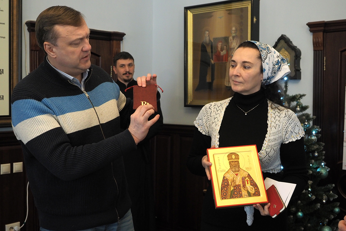 Ковчег с частицей мощей святителя Николая Японского передан в дар Смоленской епархии